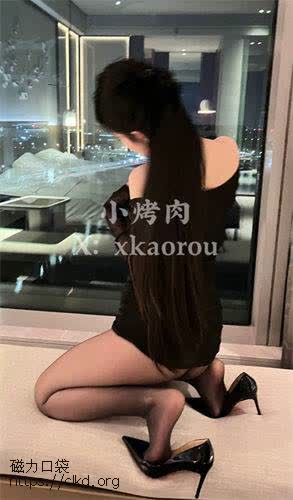 极品骚货强推【小烤肉与烤肉爸爸】两男一女3P轮操（磁力）